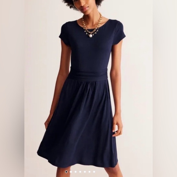 Boden Dresses & Skirts - Boden Amelie Jersey Navy Midi Dress size 6L